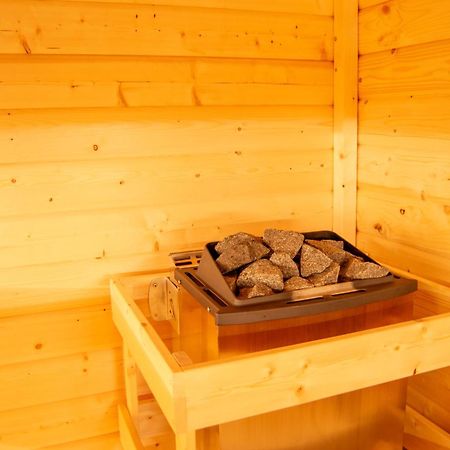 Wellness Mitten In Der Wasserfallstadt Triberg Triberg im Schwarzwald Exterior photo