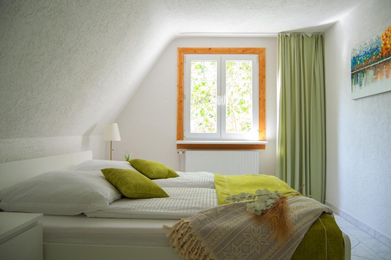 Wellness Mitten In Der Wasserfallstadt Triberg Triberg im Schwarzwald Exterior photo